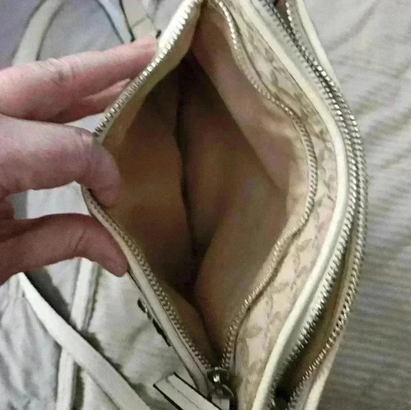 Dana Buchman crossbody purse. Brown, cream, & white. White adjustable strap - Picture 10 of 16